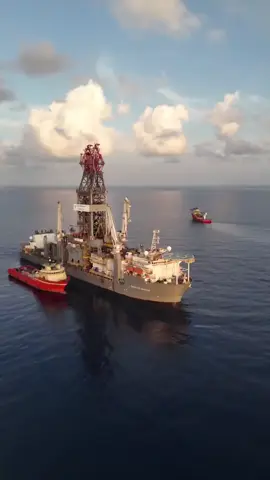 drillship ... #drlling #drillingcrew #oilworker #oilfield #worksafely 