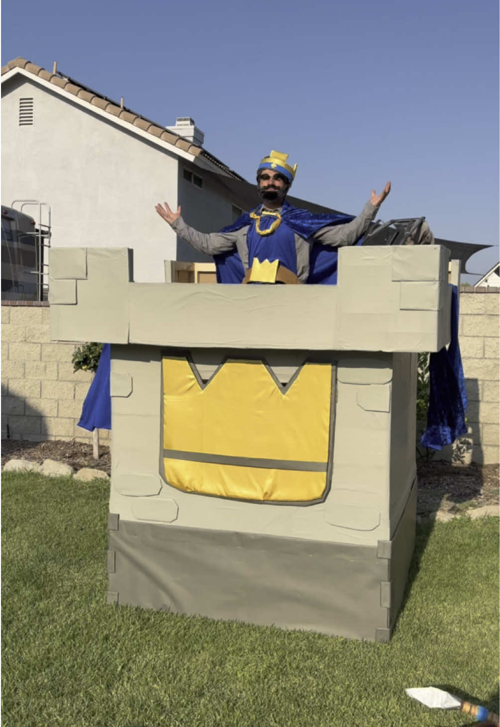 Sneaky Goblin in the Tower #clashroyale #clashofclans #supercell #cosplay #jynxzi @Jynxzi @Mr. ClashBroyale🪓 @Clash Royale 