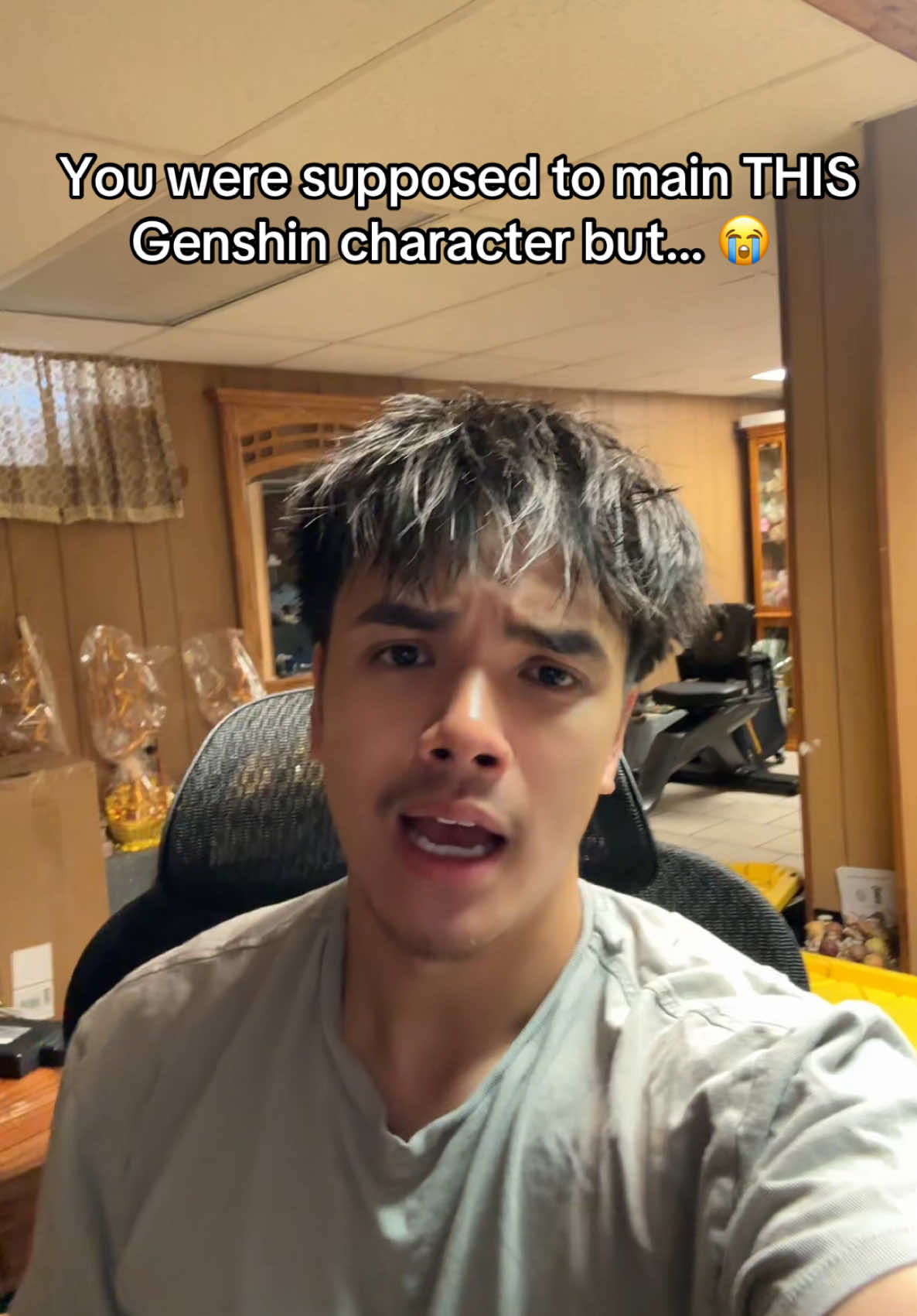 We really used our primogems to wish and leave them in the dust 😭 #genshin #GenshinImpact #genshintok #genshintipsandtricks #chawndo 