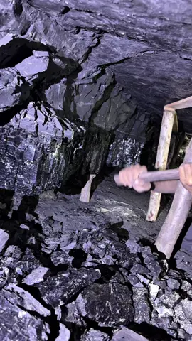 Black diamond mining⛏️ #coalminer #blackdiamond #gold #minerals #support #plzdontunderviewsmyvedios #coalmine #blackdiamond #gold 