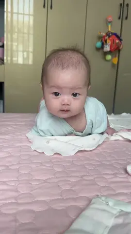 😘😘😘#babygirl #bedau #cutebabyvideo #thoitrangtreem #babytiktok 