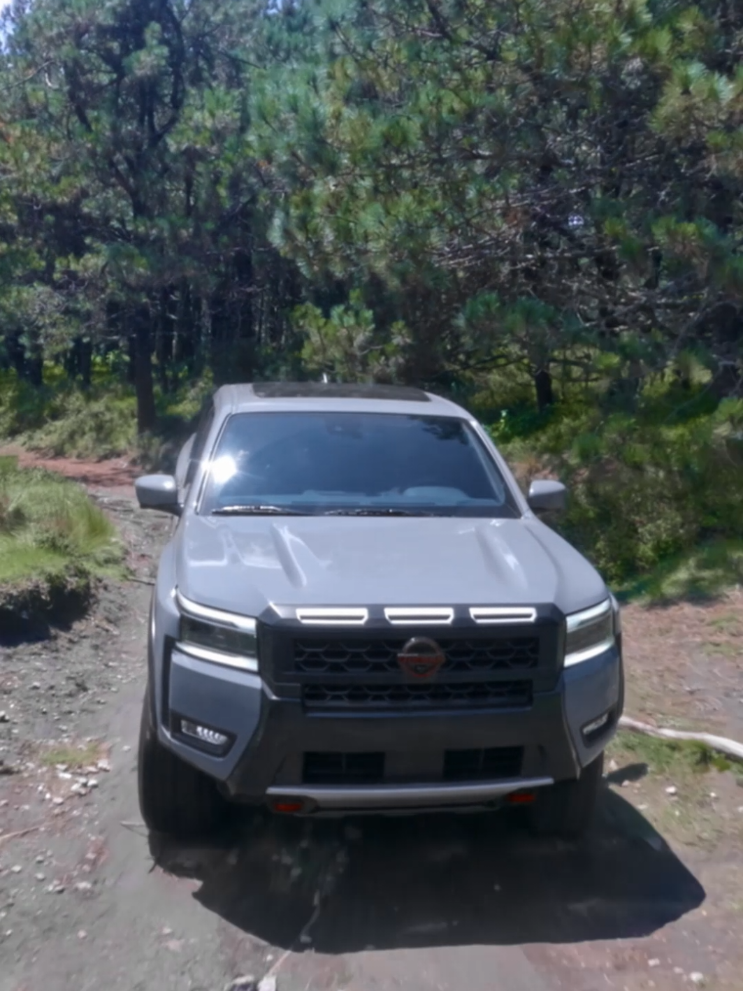 Mándaselo a tu real el más PRO😎 #LasPROdeVerdad #Nissan #pickups #trocas #racha 