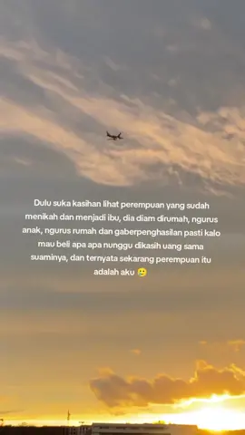 perempuan itu adalah aku 🙃 #katakata  #katakatamotivasi  #katasedih  #tentangaku  #wanita  #katakatastorywa_ 