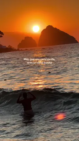 Uff como amo estos atardeceres en la playaaaaaaaa #sunset #beach #vallarta #traveler #paisajes #quotes #viajeros #atardecer #playa #mexico #parati #frases #fyp 