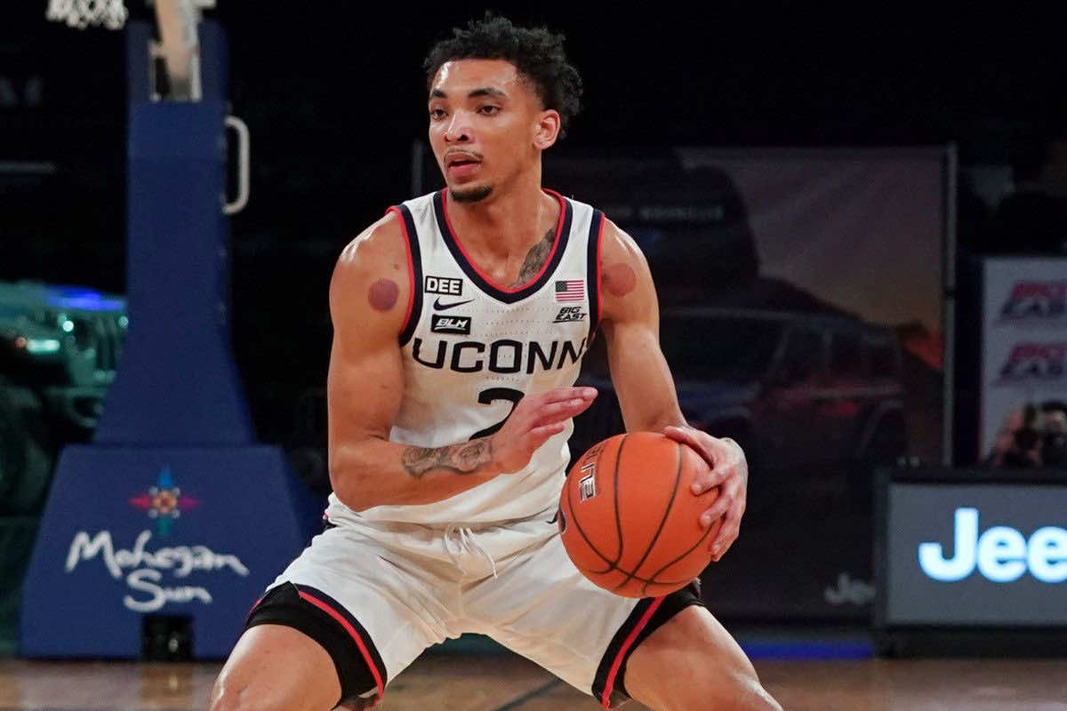 Ridiculous. #luckihoopz #bagwork #jamesbouknight #collegebasketball #basketballedit 