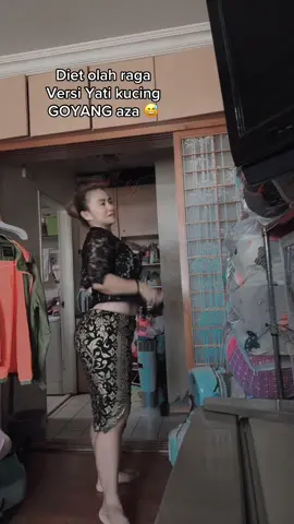 Hari pertama program diet !! Gak ada waktu nge zim ‘ ada waktu nge Jim pun Moh soale klo ngejim badan e pada sakit’ cukup hati saja yg terasa sakit ‘ badan Jangan ya sayang ya 😸