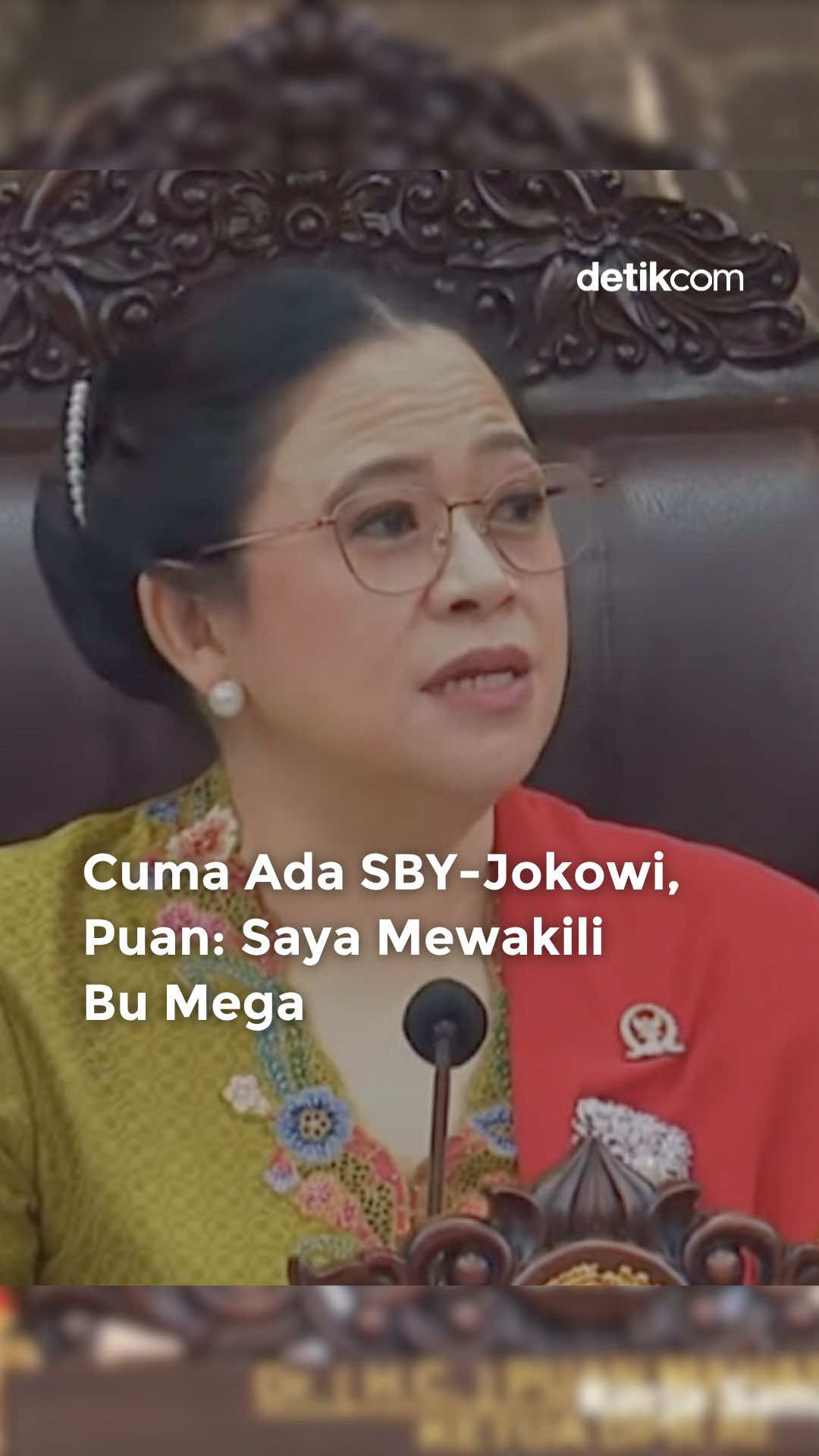 Sidang Tahunan MPR dan Sidang Bersama DPR-DPD RI digelar hari ini, Jumat (15/8).  Sidang Tahunan ini dihadiri banyak tokoh penting, termasuk sejumlah presiden dan wakil presiden terdahulu. Tampak hadir Presiden ke-6 RI Susilo Bambang Yudhoyono (SBY), Presiden ke-7 RI Joko Widodo, Wapres ke-6 RI Try Sutrisno, Wapres ke-10 dan ke-12 Jusuf Kalla, Wapres ke-11 Boediono, hingga Wapres ke-13 Ma’ruf Amin. Namun, Presiden ke-5 RI, Megawati Soekarnoputri tampak tidak hadir.  Ketua DPR Puan Maharani sudah mengaku sebagai perwakilan ibunya. Tapi tidak disebutkan alasan kenapa Megawati berhalangan hadir. Baca berita selengkapnya hanya di detik.com!  Creator: Dio  #detikcom #reels #mediasosial #sidangtahunanMPR2025 #megawati #puan #jokowi #SBY