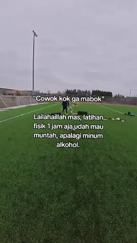 🥵🤦‍♂️#football #footballtraining #quotes #sepakbola #bolasepak 