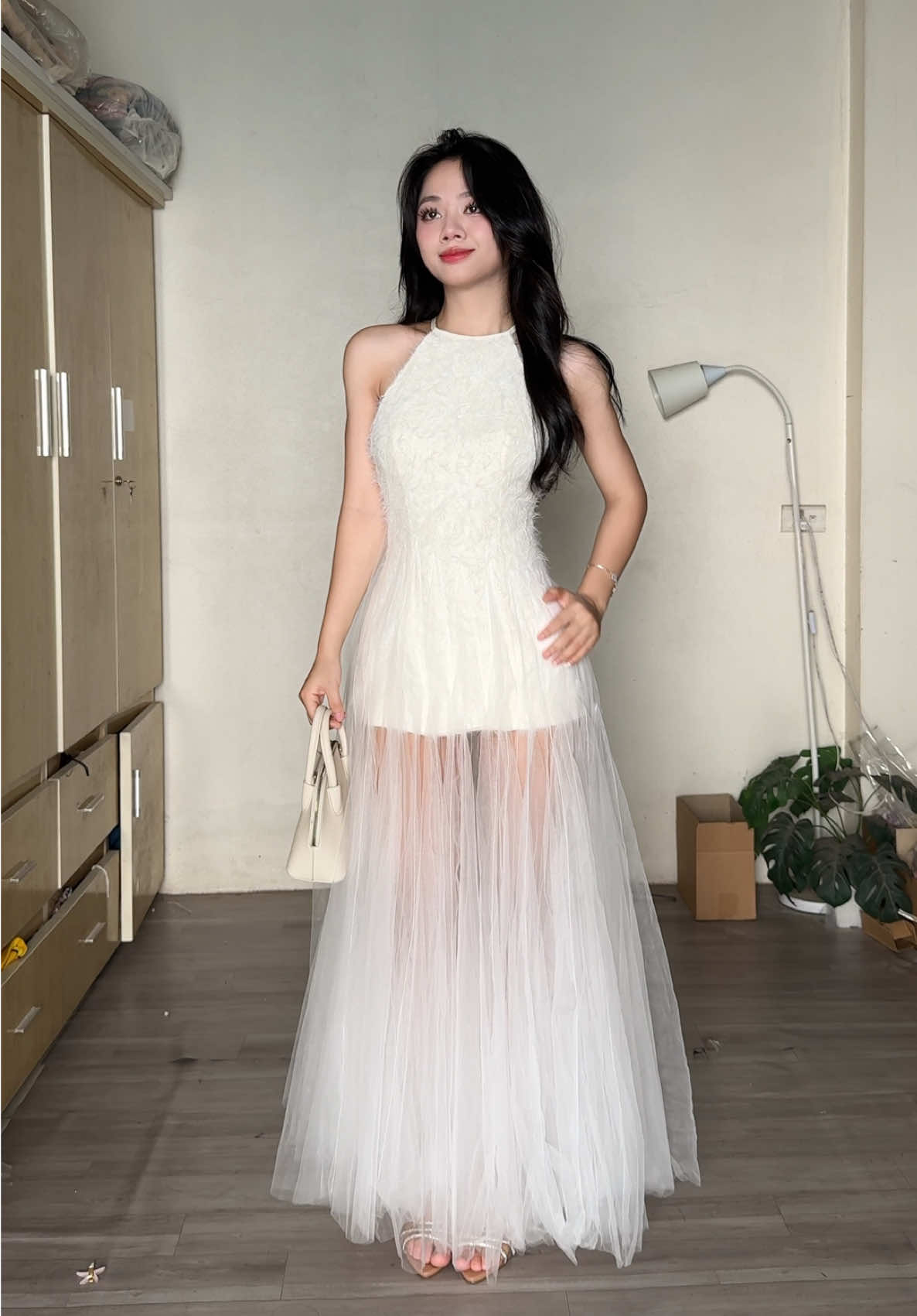 Đi đám cưới con bạn thân mặc gì ??  2 Váy đều xinh kb chọn váy nàoooo #loris #lorisfashion#lort5tem #myoutfit #vayditiec 