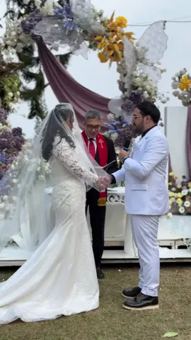 Pemberkatan Nikah Outdoor  #pemberkatannikah #holymatrimony #weddinginternasional #vittapuspaa 