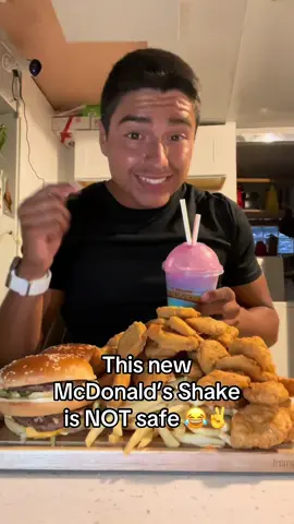 This new shake is not safe #mcdonalds #mukbang #Foodie #asmr #fyp 