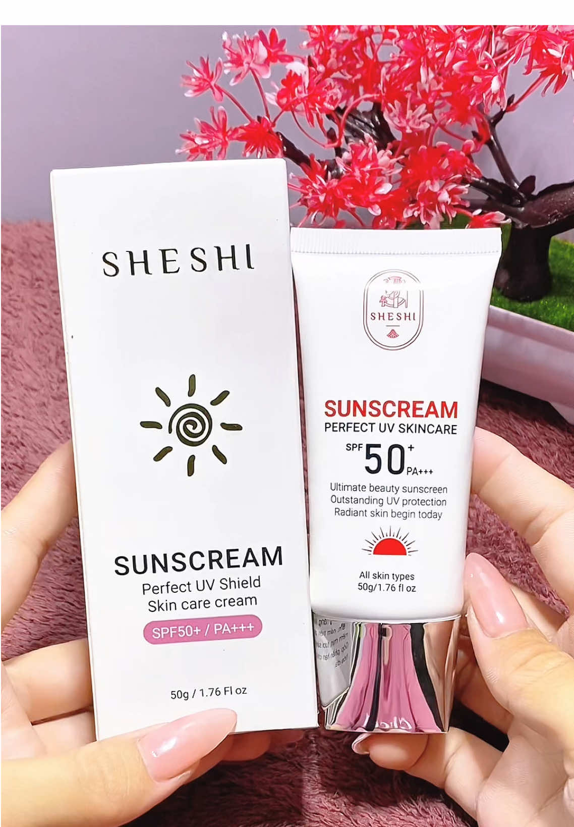 “Ra nắng mà da vẫn mịn tươi – nhờ kem chống nắng Sheshi SPF50+ bảo vệ suốt cả ngày ☀️”#kemchongnang #kemchongnangsheshi #kemchongnangnangtone #kemchongnangkiemdau 