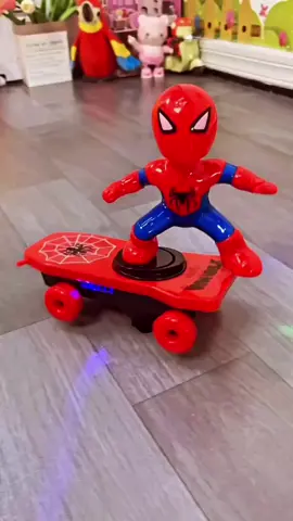 🕷️✨ Ele corre, gira e brilha! Diversão sem limites para os pequenos 💥 #BrinquedoInfantil #ShopeeAchadinhos #HomemAranha 