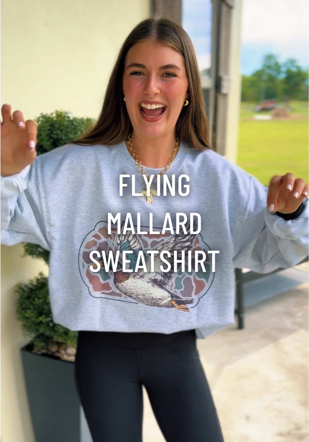 I’m actually loving this & I know my fiancé will too🤭🤭🦆  #camo #ducksweatshirt #huntingsweatshirt #sweatshirt #crewnecksweatshirt 