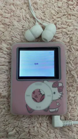 ¿Que otra canción ponemos? link in bio #articmonkeys #lana #mp3 #musicvibe #hellokitty        Todo amante de hello kitty y la música necesita este increíble reproductor mp3 hello kitty ¿tu también querrías este increíble reproductor mp3 para escuchar música con diseño hello kitty? … Mp3 reproductor de música hello kitty