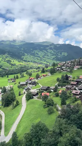 تصوير من التلفريك بدون اي فلتر #سويسرا🇨🇭 #جريندلفاد #جريندلفالد #سويسرا #سياحة 