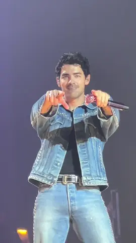 I’m gonna need at least 100 business days to recover from this 😏 Jonas Brothers | Camden, NJ | 8•14•25 #joejonas #concert #jonas #jonasbrothers #greetingsfromyourhometown @joejonas @Jonas Brothers 