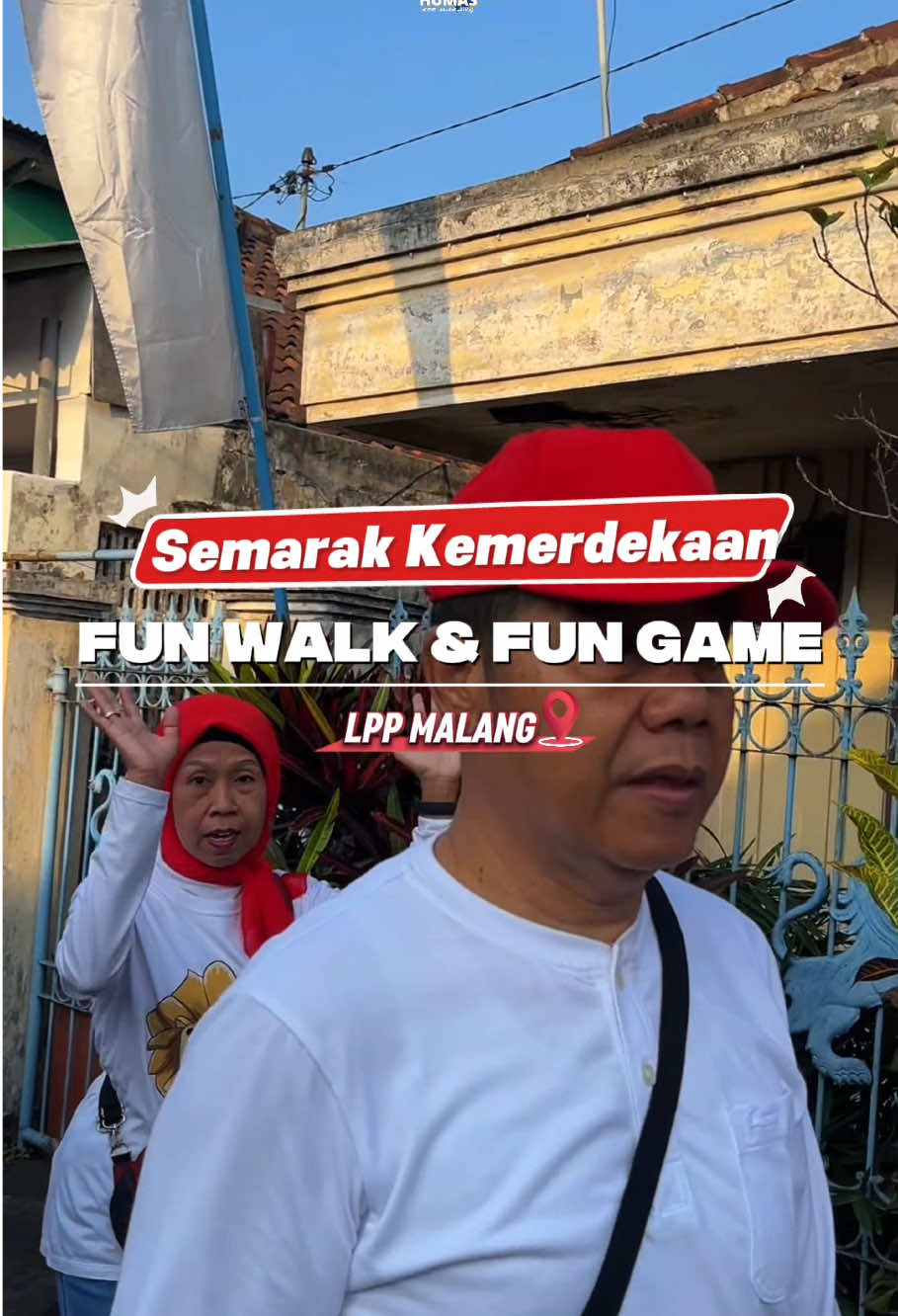 Penuh Keceriaan! Peringatan HUT ke-80 RI dengan Fun Walk dan Fun Game di Lapas Perempuan Malang Dalam rangka memperingati Hari Ulang Tahun ke-80 Kemerdekaan Republik Indonesia, Lapas Perempuan Kelas IIA Malang menggelar serangkaian kegiatan semarak bertajuk Fun Walk, Fun Game, dan pembagian Doorprize pada Jumat, 15 Agustus 2025. Kegiatan ini diikuti oleh seluruh pegawai dan anggota Dharma Wanita Persatuan (DWP) Lapas Perempuan Malang. Acara dimulai pada pagi hari dengan pelaksanaan Fun Walk yang mengambil rute mengelilingi lingkungan sekitar lapas. Kegiatan ini tidak hanya menjadi ajang untuk berolahraga bersama, namun juga mempererat kebersamaan dan kekompakan antar pegawai dan keluarga besar Lapas Perempuan Malang. Dengan mengenakan atribut merah putih, seluruh peserta tampak antusias dan semangat mengikuti setiap langkah perjalanan. Setelah Fun Walk, acara dilanjutkan dengan berbagai Fun Game seru dan menarik yang digelar di lapangan lapas. Beragam permainan yang mengedepankan kelincahan, kefokusan dan kecepatan sukses menghadirkan gelak tawa dan suasana penuh keceriaan. Puncak acara ditutup dengan pembagian doorprize yang telah dinanti-nanti oleh seluruh peserta. Aneka hadiah menarik dibagikan kepada peserta yang beruntung, menambah semarak peringatan HUT Kemerdekaan RI ke-80. Melalui kegiatan ini, Lapas Perempuan Kelas IIA Malang menunjukkan komitmennya untuk terus membangun semangat positif, mempererat solidaritas, dan menghidupkan nilai-nilai kebangsaan dalam setiap langkah pengabdian. Humas Lapas Perempuan Malang @kemenkumhamri @kemenimpas @kumham.imipas @ditjenpas @ditjenpas.jatim @kemenpanrb @rbkunwas @ombudsmanri137 @agusandrianto.id @gun2gunawan29