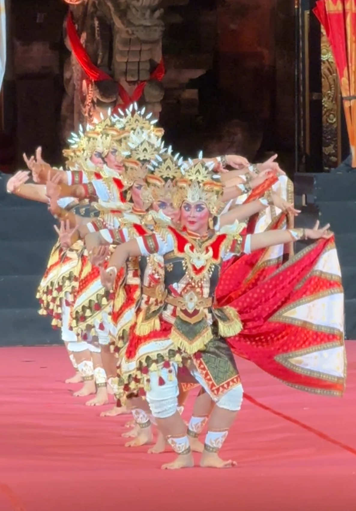 ~AWER TIGA~ Tari Kekebyaran Kreasi Duta Kabupaten Tabanan ##taribali #fyp #culture #art #pestakesenianbali 