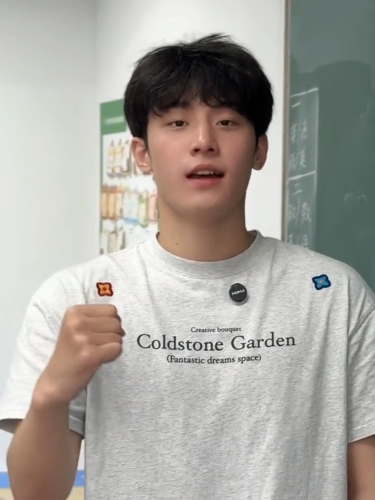 Interview with our cute viral swimming coach, Chen Lei. You might not be aware he was a student at Cypress Sports School and now at Nanjing Sports University. He went viral for being the coach with bright trunks at Chen Jinglun Sports School and won the hearts from parents.  #陈磊 #陈经纶 #china #swimming #viraltiktok