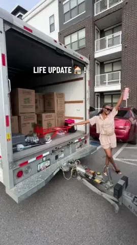 My most recent life update ! #movingvlog #movingday #movingtotexas #movingtodallas #moveinday 