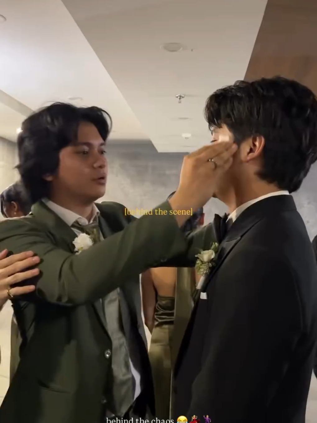 Ajil Ditto dan Arbani Yasiz masih tentang nikahannya bang Baniii, selamat menempuh hidup baru 💗 📹@alurkisahmu  jil tolonglah tahaaannn murnya mau lepas mulu 😭😭😭 💅 @ajil ditto  #ajilditto08 #arbaniyasiz #raissaramadhani  #bridesmaids #groomsmen 