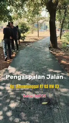 Pengaspalan jalan di kp limusnunggal rt 04 rw 05 gg senggol . @PEMDES LIMUSNUNGGAL  #danadesa #limusnunggalcileungsi #fyp 