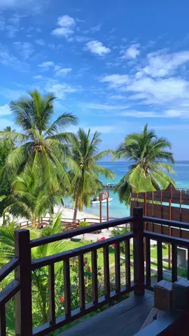 Berasa seperti punya rumah impian dengan pemandangan laut exotic 🏡🌴🍃 #fyp #fypage #videobagus #maratuaisland #fy 