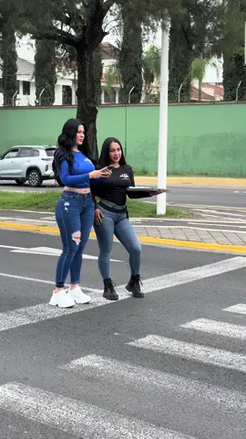 Noo la politziaaa @Ladypays 