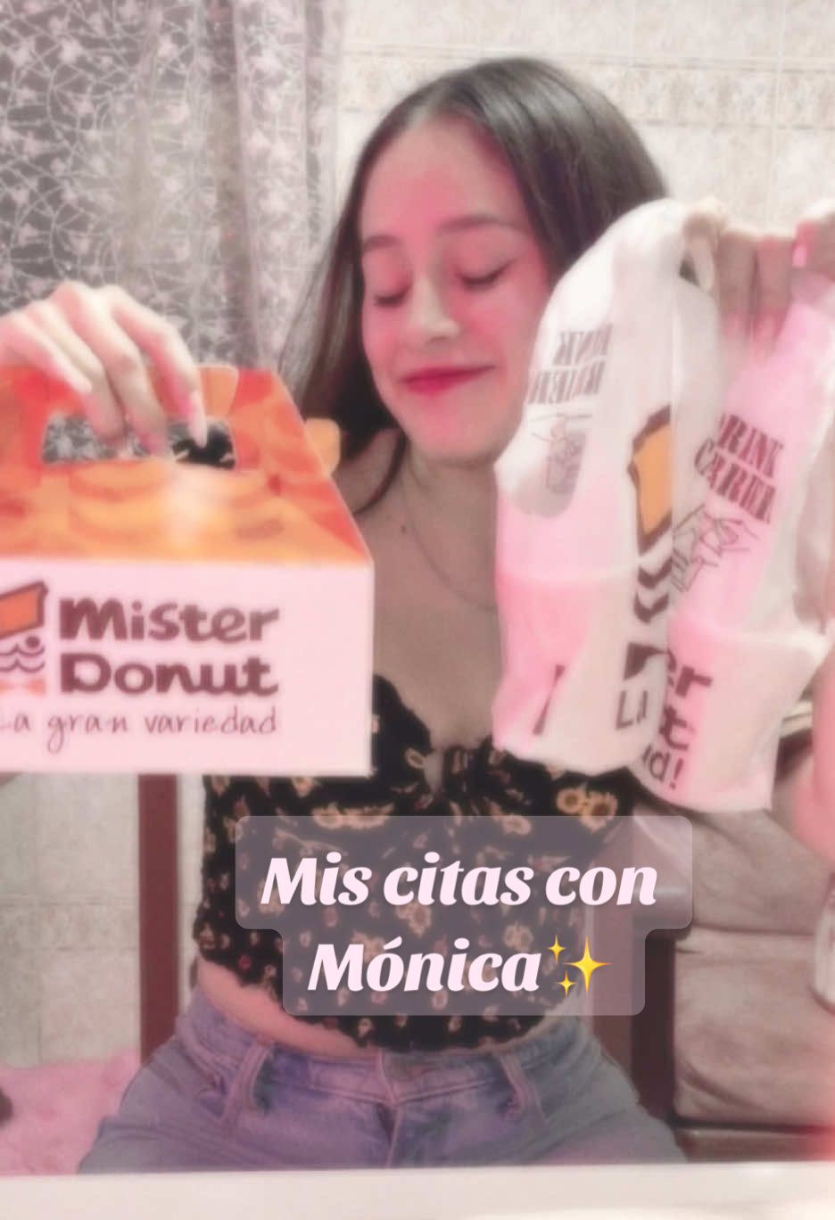 Así es una cita con Moni🙂‍↔️💖 Literalmente quien me ha confiado sus uñitas desde el primer día 🥺  El meñique sufrió un pequeño inconveniente, así que tocará esperar que sane ❤️‍🩹  don’t mind the pinky  📍San Jacinto, SS  PINKMAMBA home studio  📱+503 7995 2589 #uñasdecoradas #uñaslargas #uñasperfectas #salondeuñas #fyp #nailtech #sansalvador #gelxnailsinspo #softgelnails #uñasdegel #nailartist #softgelextensions #nailtok #nailartlover #boujeenails 