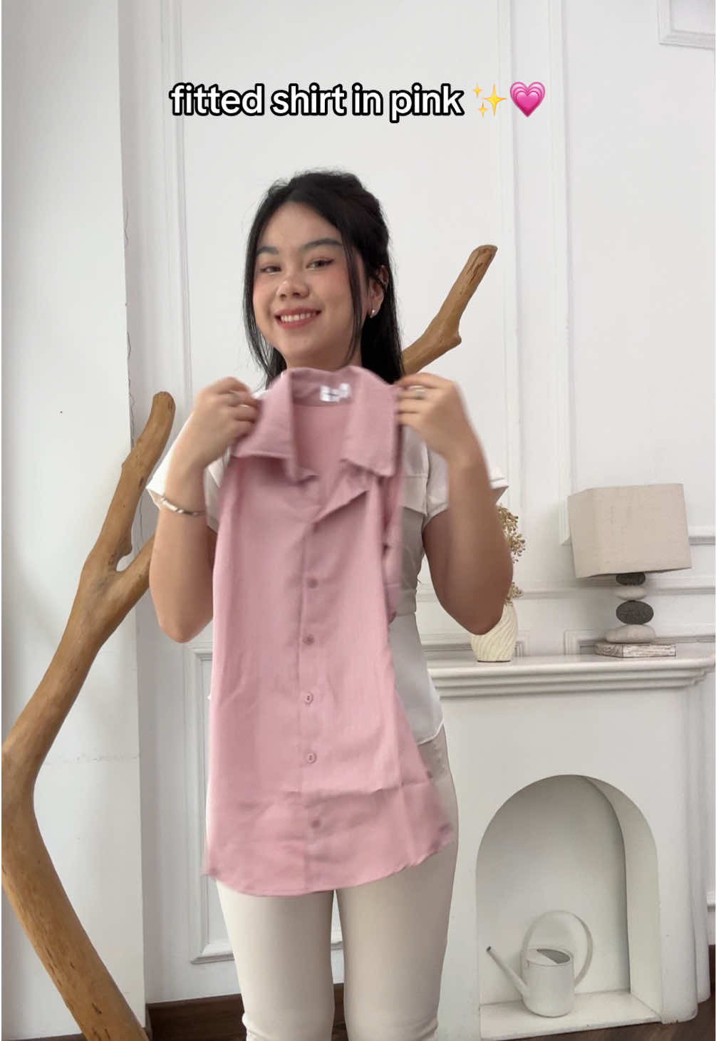fitted shirt in pinkk!✨💗 #fittedshirt #kemejawanita #kemejastyle #outfitkemeja #outfitideas #ootdfashion 