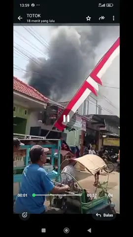 terjadi kebakaran di gudang VEGAS jalan mawar balung pas sekitar sholat jum. at 15 Agustus 2025