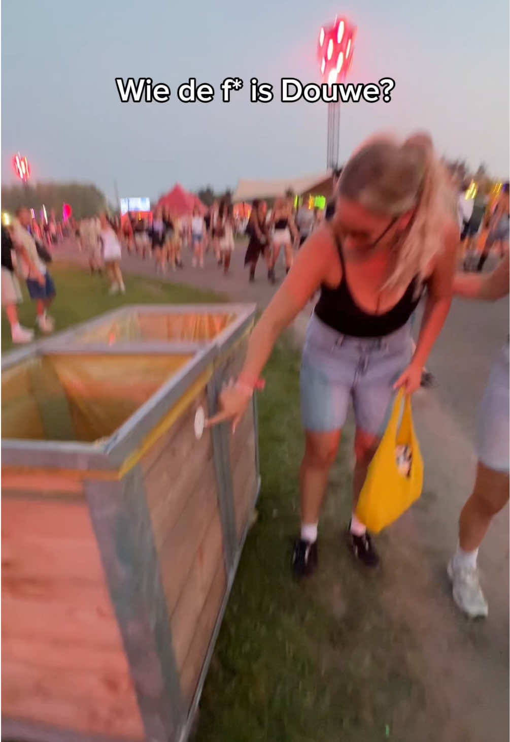Ben benieuwd waar en wat Douwe ons brengt op Lowlands 👀 AD