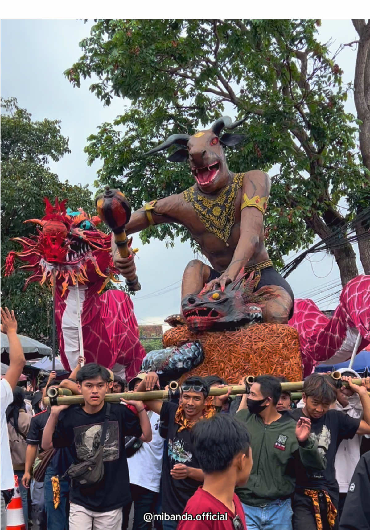 Dari desa mana ini kompak keren parongpong carnaval day 2025 @Azmy Z #AZMYZ #KARNAVAL2025 #capcut 