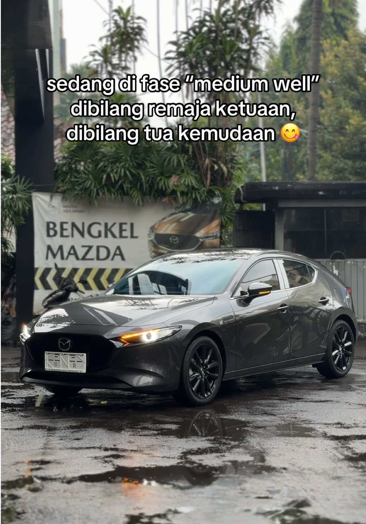 apalagi kalo bawa Mazda 3 Hatchback.. FOREVER YOUNG BOSSKU!  #mazda3hatchback #mazda #mazdaid 