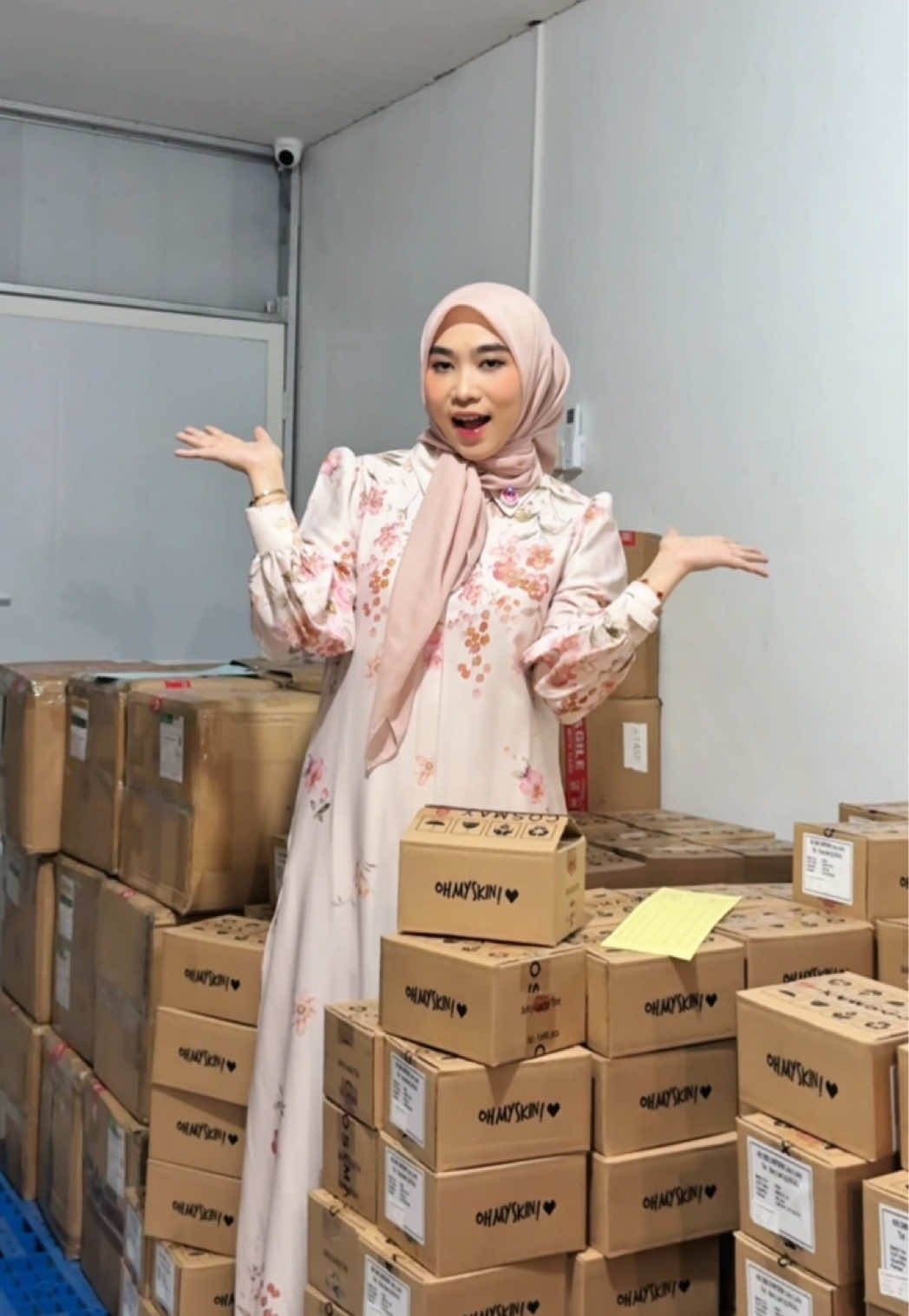 Mau spesial harga launching ga?Komen guys‼️ #ohmyskin #BouncyAndLuckyYou #juicyluckytint 