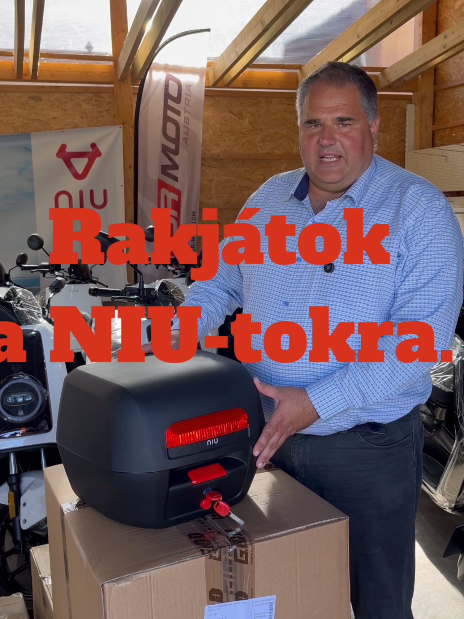 NIU N-31  TopCase megérkezett, háttámlával, csomagrögzítő hálóval. @niumobilityofficial #advesmoto #niumobility #makelifeelectric #NIU #elektromosrobogó #ebike #escooter #moto #motocycle