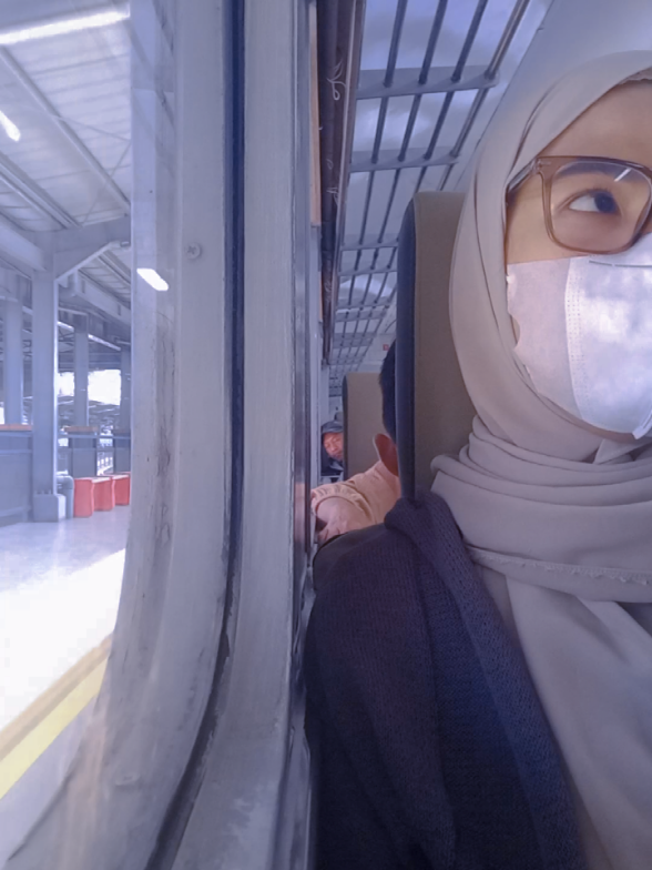 mau ngonten tp bingung ngonten apaan ..akhirnya konten sampah wkwkwkw😂 #fyp #shortviral #kerkun #affiliate #keretaapi 