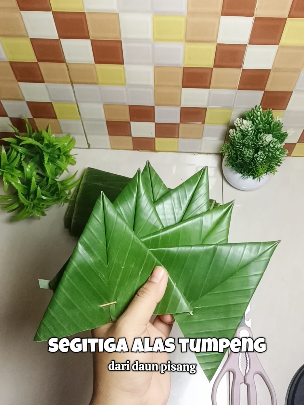 Membalas @96.ta_urus  ini yah ka cara bikin segitiga alas tumpeng