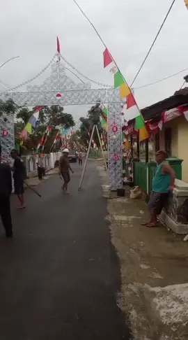 Memeriahkan HUT RI dengan menggunakan daur  ulang galon bekas#fyp #hutri80indonesia #kreatif #indonesia🇮🇩 