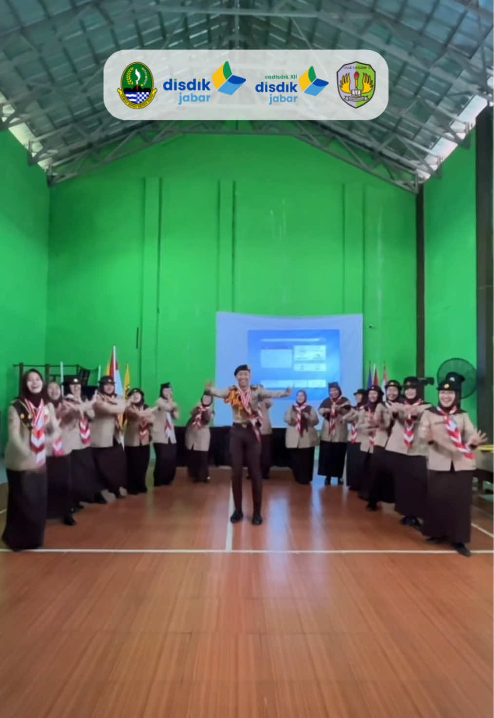 ketika guru dan murid satu frekuensi 💃🏻✨ | @pramuka_nbbnbp  -- #sman1manonjaya #cadisdikwil12 #kabtasikmalaya #jawabarat #jabarjuara 