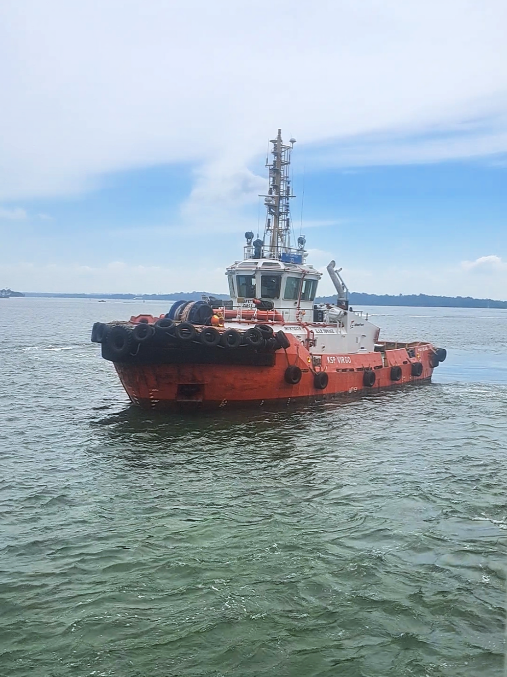 Harbour Tug 🚢 #boat #ship #tug #storypelaut #pelautpunyacerita 