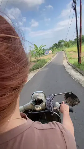 jalan jalan sore duls                                 #vespaclassic #vespa 