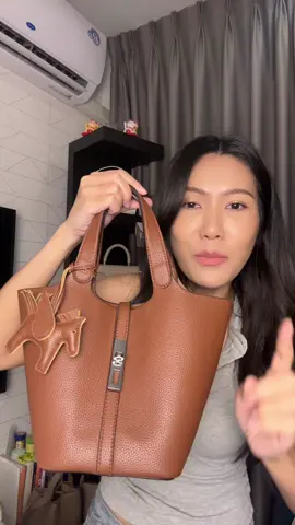 #กระเป๋า #กระเป๋าแฟชั่น #กระเป๋าถือ #กระเป๋าทรงถัง #sophiashopbkk 