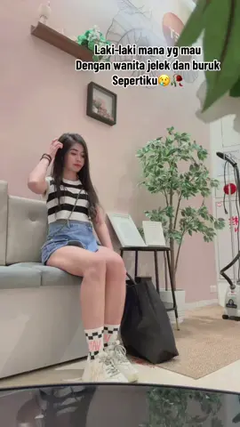 Aku akan menutup auratku jika ada laki2 yg benar2 tukus mencintaiku dan kekuranganku😢#pati #jawatengaah #taiwan🇹🇼 