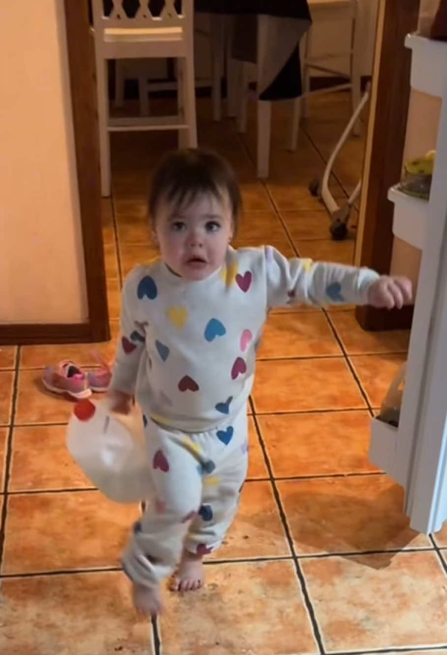Kid’s Funny Kitchen Fail. 😂🤣 #funny #funnyvideo #kids #kidsoftiktok #babiesoftiktok #funnybaby #baby #foryou #fail 
