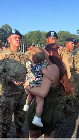 Soldiers graduate#tiktok #foryou #usa #fyp #lovers #soldier #Home #happy