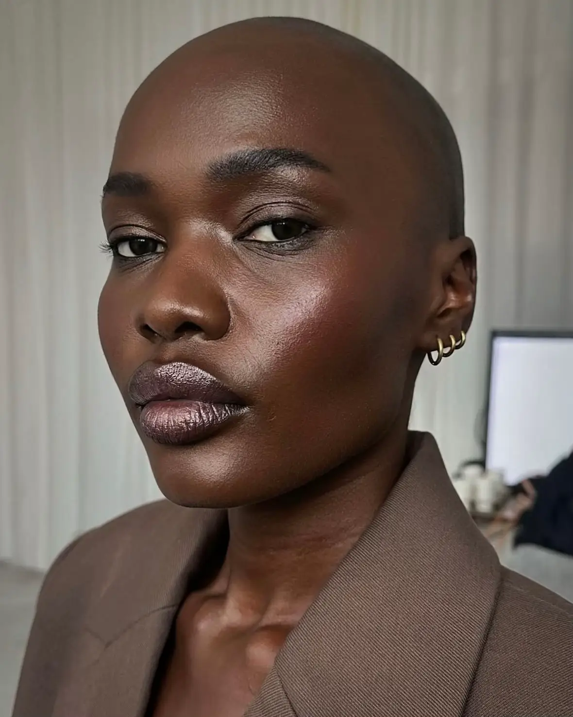 Looks we love from our community! Remember to tag us in your masterpieces so we can share the love. 🖤 Credit:  @RobPoveyMAU (Instagram)  @maddy  @RoseLetho (Instagram)  #ISAMAYABEAUTY 