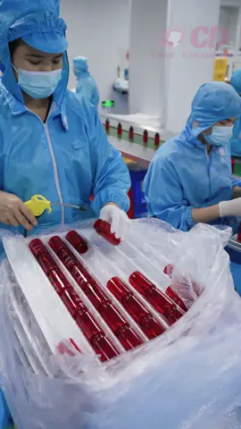 ✨ From formula to finish — watch our VEGAN custom setting spray get crafted in the factory! 🌱 Zero cruelty, max perfection 💧 This is how luxury beauty is born. #VeganMakeup #SettingSpray #CrueltyFree #MakeupProduction #FactoryProcess