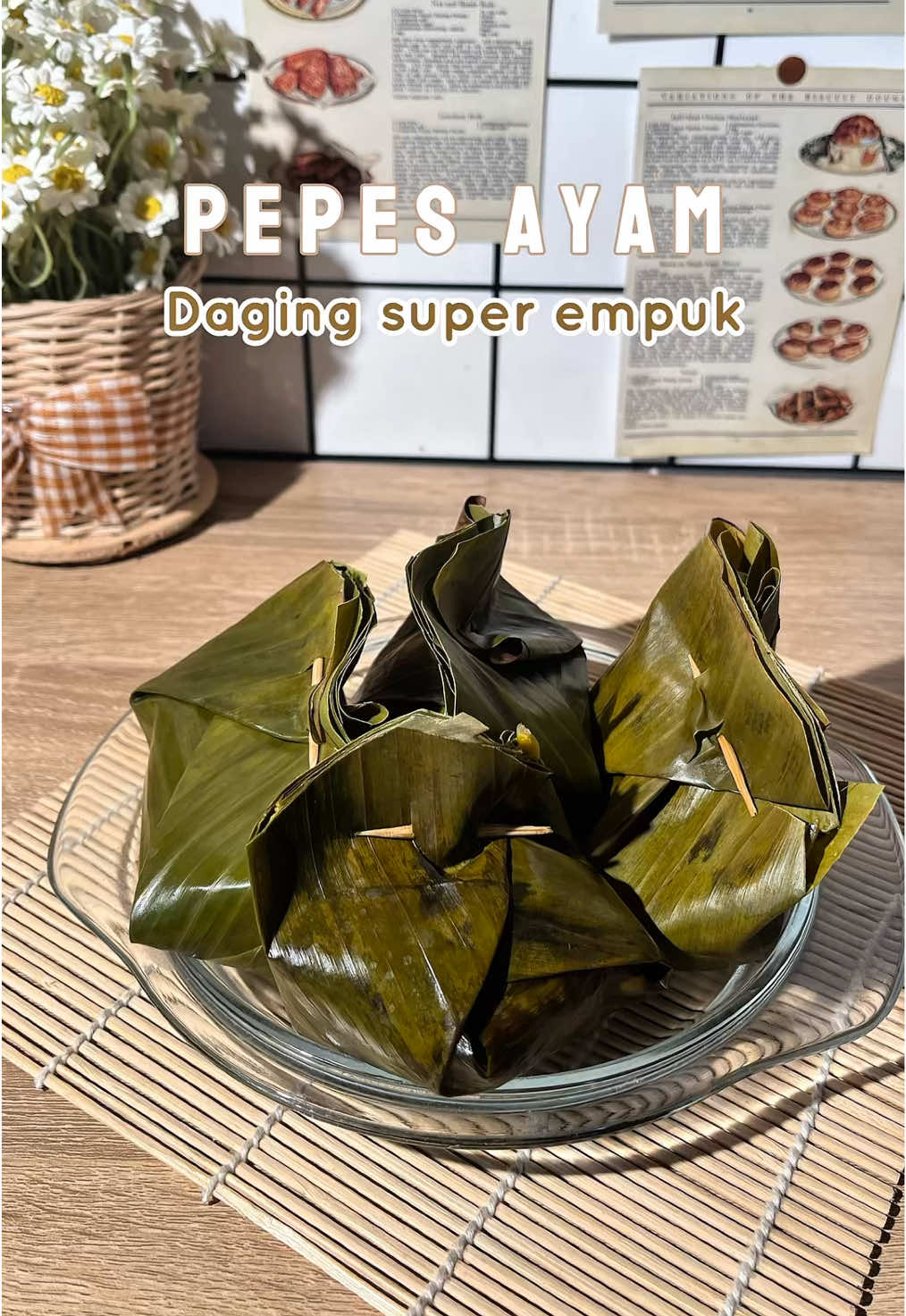 ‼️Resep Pepes Ayam‼️  Marinasi ayam  • 750 gr ayam • 1/2 sdm garam • 1 buah jeruk limau • 1/2 sdt merica Bumbu yang dihaluskan: • 3 siung bawang putih • 8 siung bawang merah • 1 ruas kunyit  • 1 ruas jahe • 4 buah kemiri • 1/2 sdt garam • 1 sdt gula pasir • 1 sdt Kaldu ayam  Bahan tambahan: • 2 batang daun bawang • 1 ikat kemangi • Daun salam • Sereh • lengkuas • cabe rawit Happy recook 🤗 #resepsimpel #reseprumahan #reseppepesayam #pepesayam #pepes 